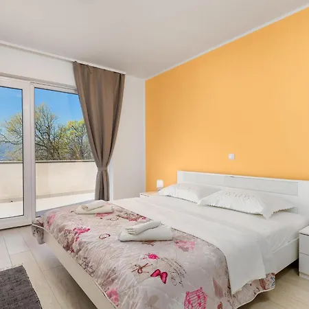 2 Bedroom Awesome In דירה