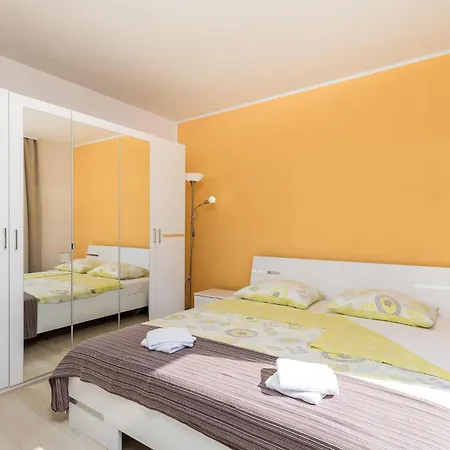2 Bedroom Awesome In *