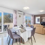 Cozy In With House Sea View Viskovo
