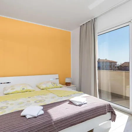 Apartment 2 Bedroom Awesome Apartment In Viskovo *