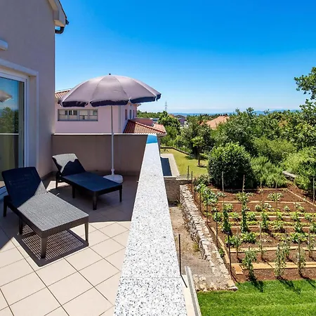 2 Bedroom Beautiful In Apartament *