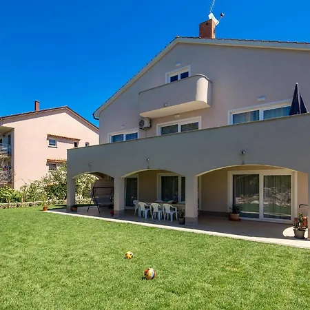 Apartament 2 Bedroom Beautiful In *