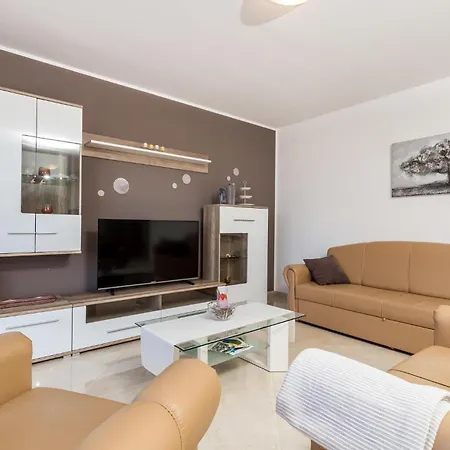 2 Bedroom Awesome Apartment In Viskovo Apartment Viskovo