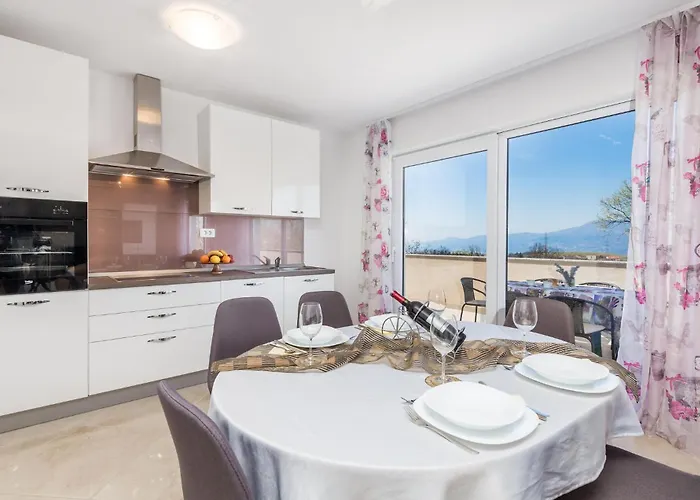 2 Bedroom Lovely In *