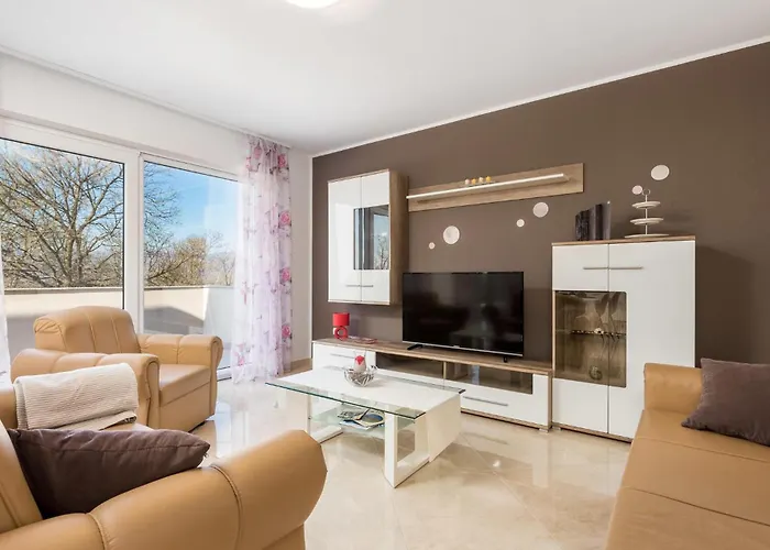 2 Bedroom Lovely In Viskovo