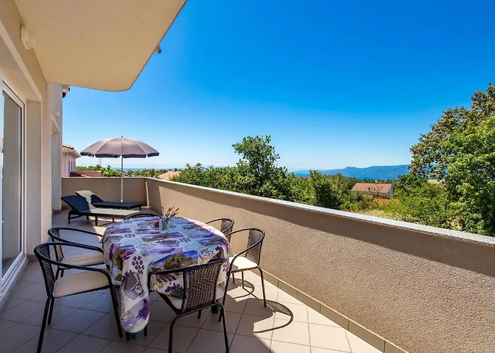 2 Bedroom Lovely In *