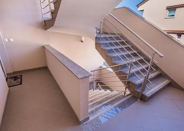 2 Bedroom Lovely In * Viskovo