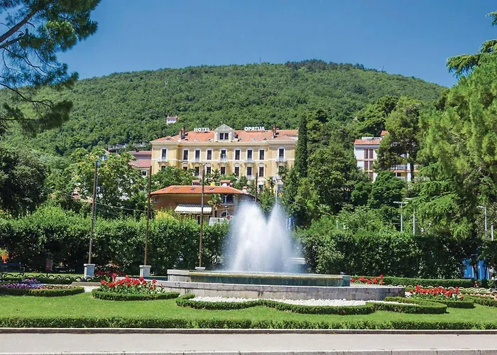 2 Bedroom Lovely In Apartment *