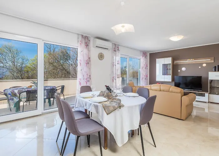 2 Bedroom Lovely In Viskovo